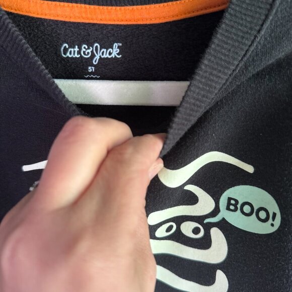 Cat & Jack l Glow In The Dark l Black Halloween Crewneck Sweatshirt - 5T⭐🎃 - Picture 3 of 3